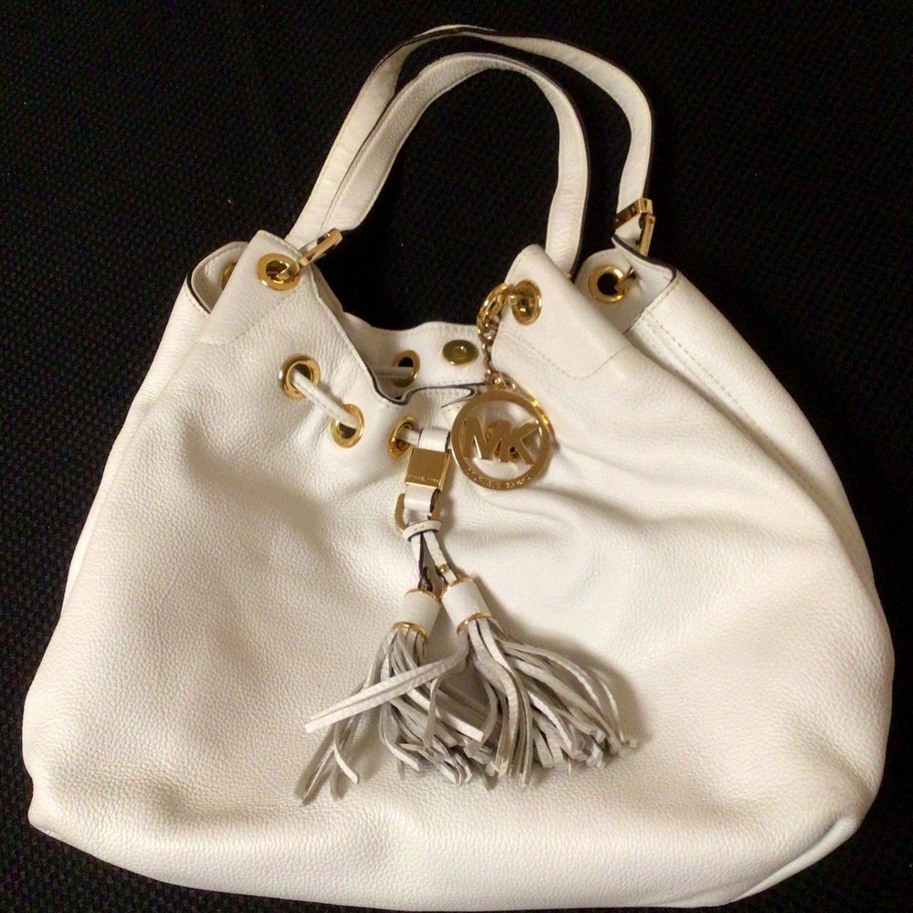 MICHAEL Michael Kors all-leather white hobo bag 🤍
